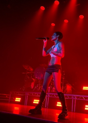 © x.com/darIingcarly
