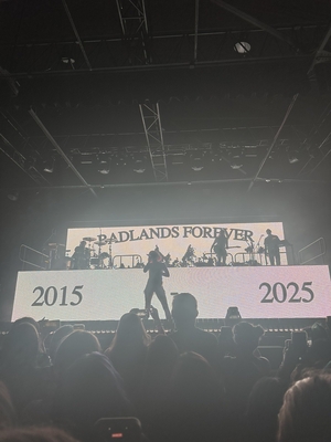 © x.com/fruitrollups929
