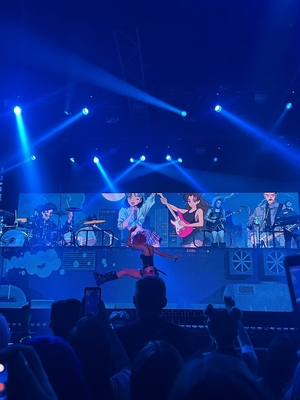 © x.com/fruitrollups929
