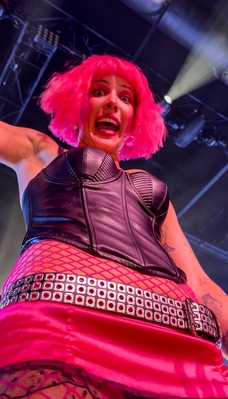 © x.com/manicbadlands17
