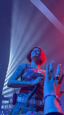 © x.com/comingd0wns
