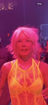 © x.com/tenderyllowblue
