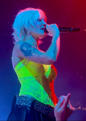 © x.com/demidevelle
