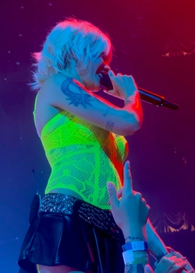 © x.com/demidevelle
