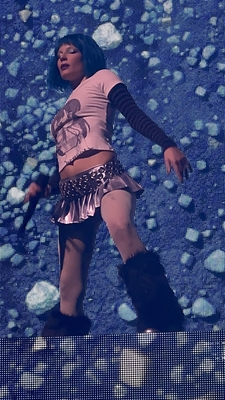 © x.com/tenderyllowblue
