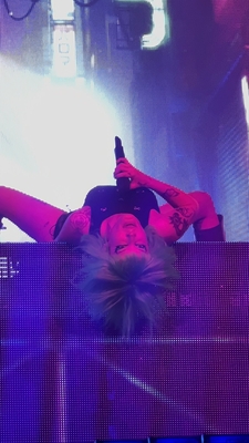 © x.com/13HURRlCANES
