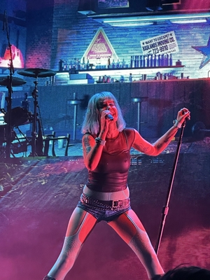 © x.com/halseybabygirl
