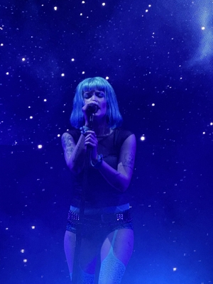 © x.com/halseybabygirl
