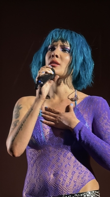 © x.com/babyhcney
