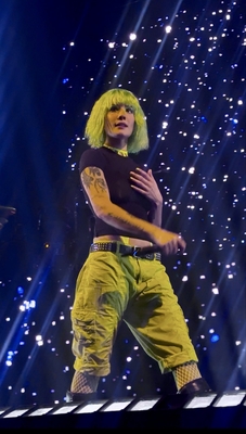 © x.com/maniclonelymuse
