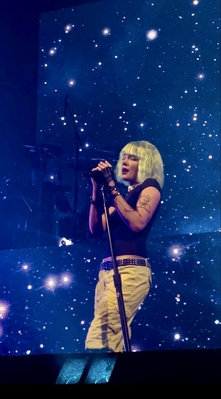 © x.com/maniclonelymuse
