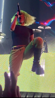 © x.com/maniclonelymuse
