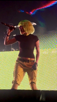 © x.com/maniclonelymuse
