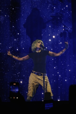 © x.com/hotdamnitsjenna
