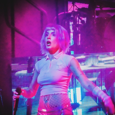 © instagram.com/massbroadcast
