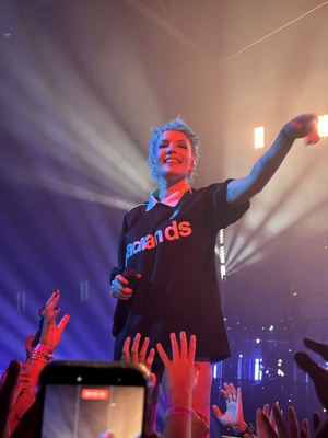 © x.com/winniecosmo
