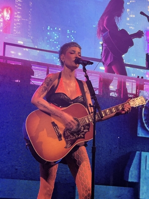 © x.com/arcadianhalsey
