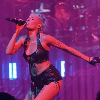 © x.com/after1aughter
