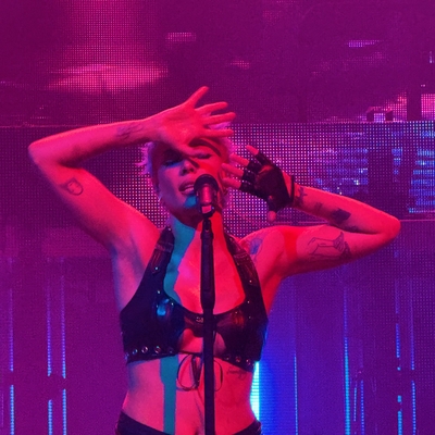 © x.com/after1aughter
