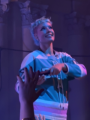 © x.com/darIingcarly
