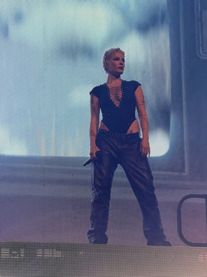 © x.com/clementineshayy
