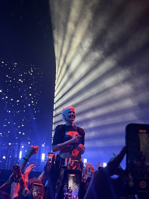 © x.com/liarandlush
