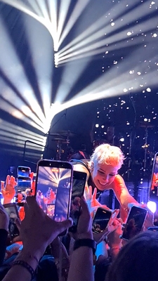 © x.com/_mentalcages
