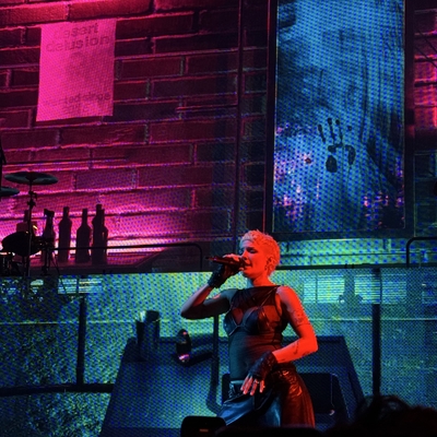 © x.com/halseyftpeyton
